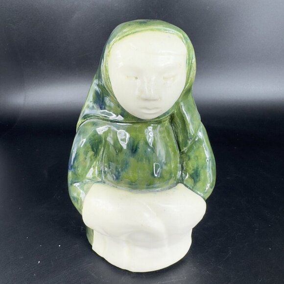 Vintage Hand Made Folk Art Figurine Woman Wearing Green Cloak Wrap Sculpture VTG - Picture 11 of 11